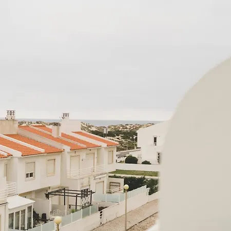 92 - Baleal Bay House フェレル