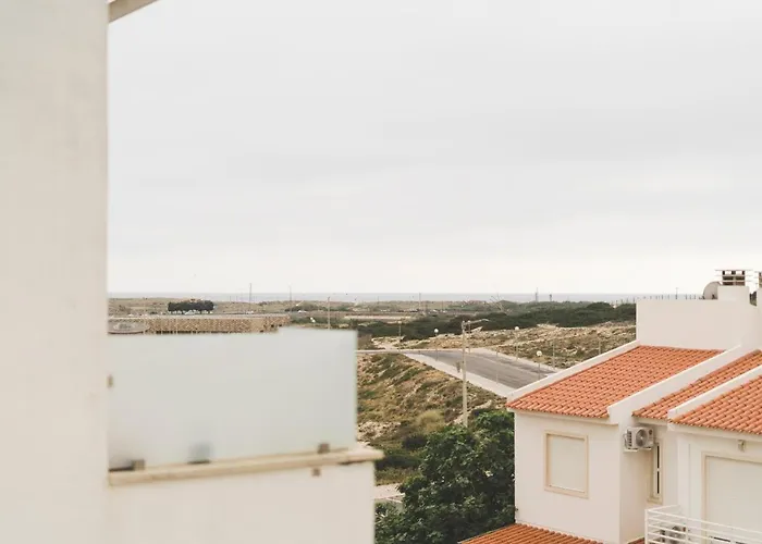 92 - Baleal Bay House * Ferrel